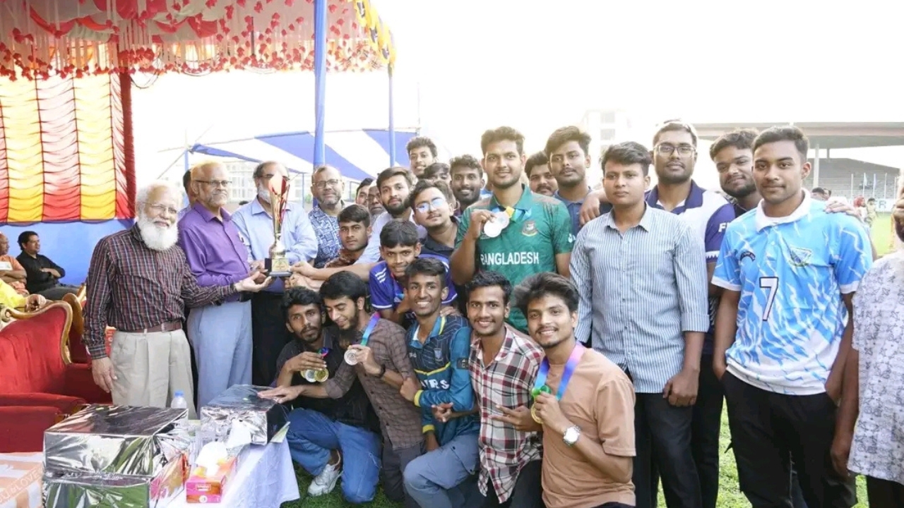 বাকৃবিতে আন্তঃহল ক্রীড়া প্রতিযোগিতার সমাপনী ও পুরস্কার বিতরণ