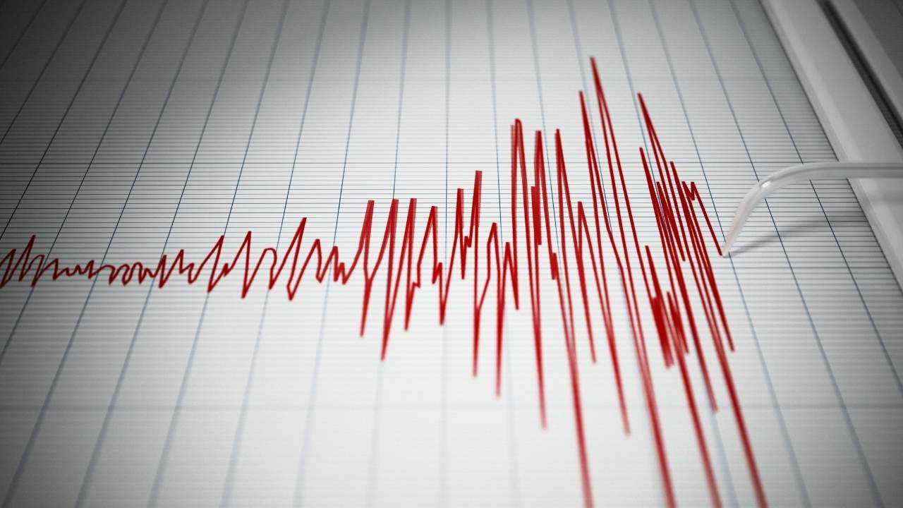 ভোররাতে ভূমিকম্পে কাঁপলো দেশ