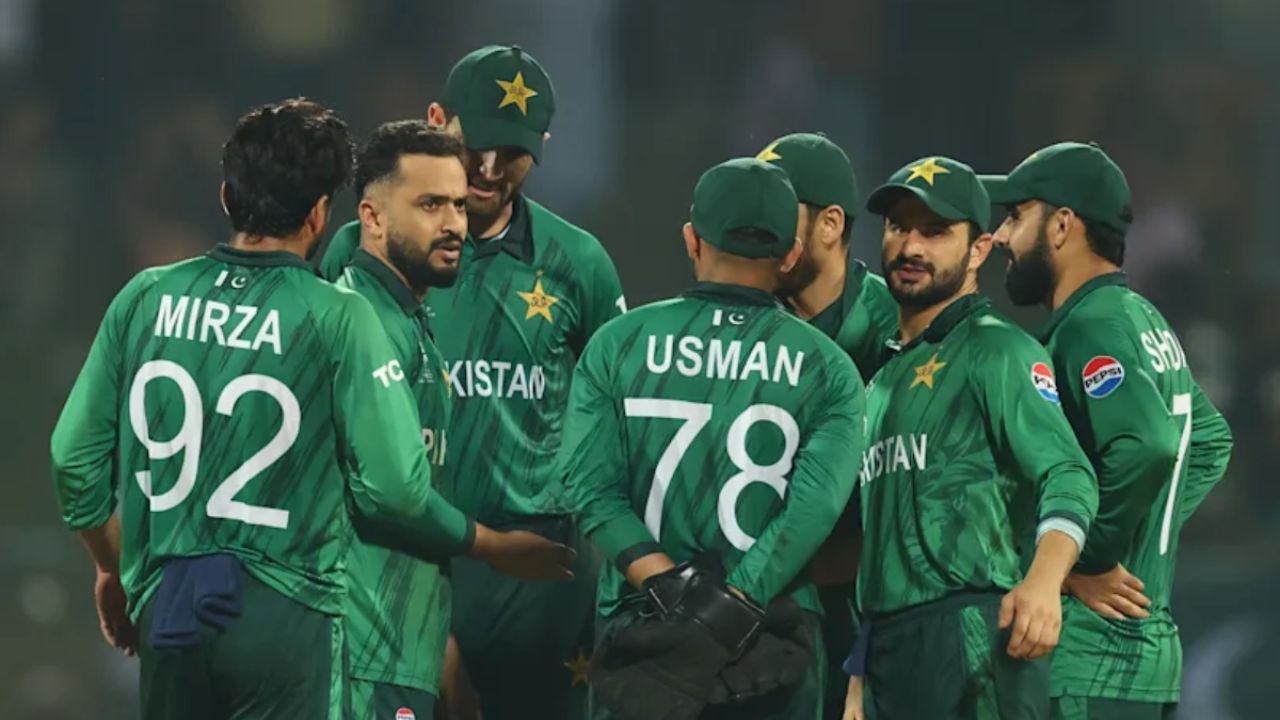 সেমিফাইনালে উঠতে না পারায় পাকিস্তানের প্রত্যেক খেলোয়াড়কে ৫০ লাখ রুপি জরিমানা করেছে পিসিবি