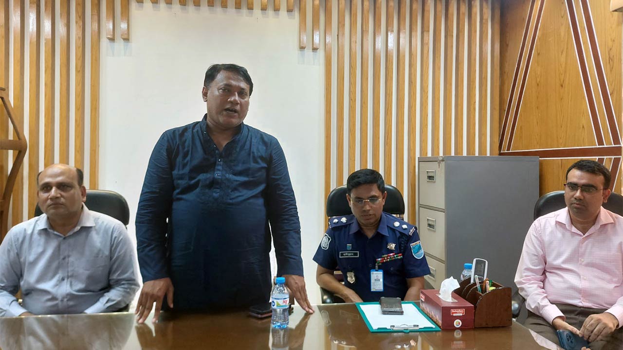 ‘আগে এমপিদের মানুষ সোনার হরিণ মনে করতো’: গোপালগঞ্জে এমপি ডাঃ বাবর