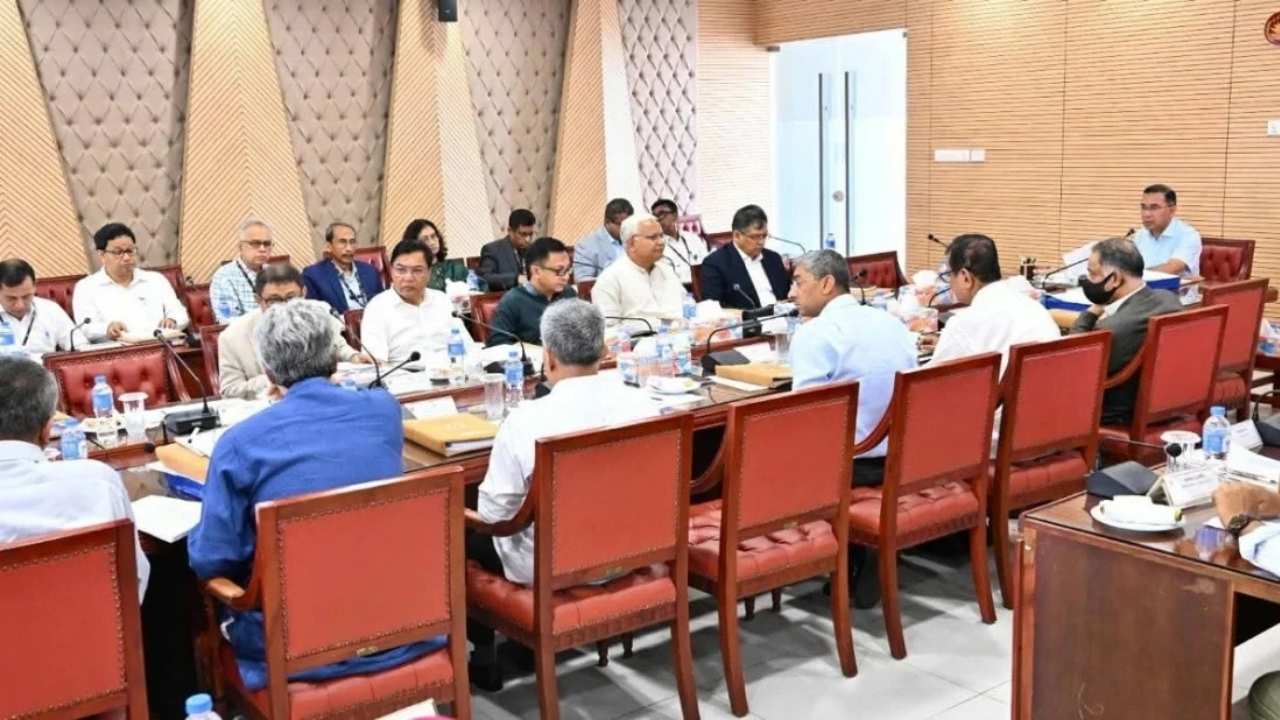 প্রধানমন্ত্রীর সভাপতিত্বে চলছে একনেক বৈঠক