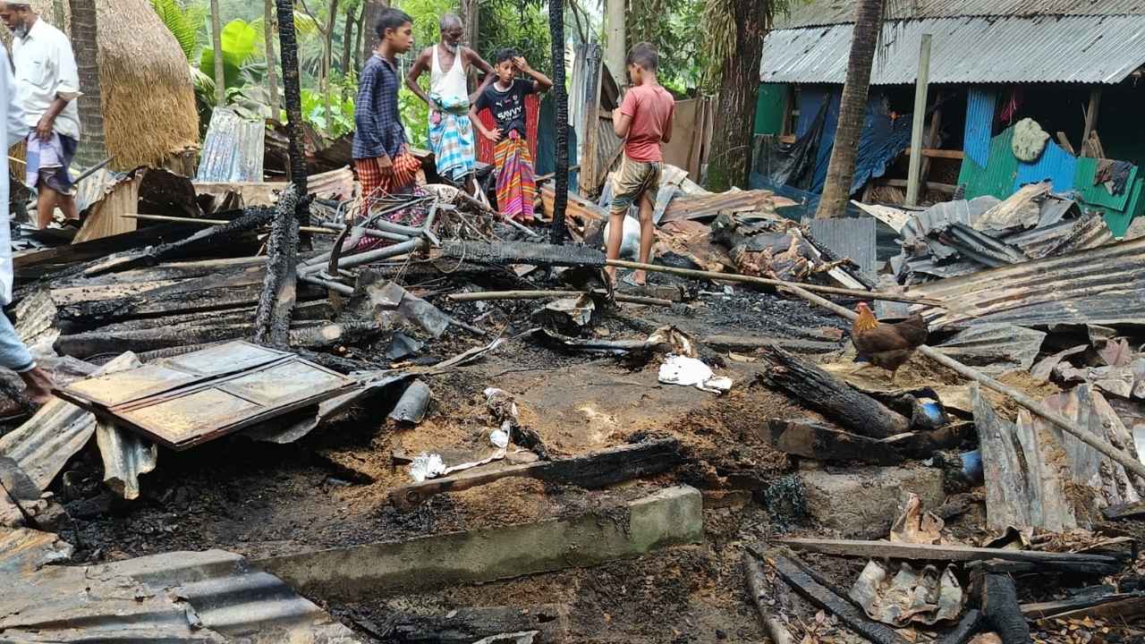 নষ্ট মিটারের শর্ট সার্কিটে পুড়ল কৃষকের বসতঘরসহ ৪ গরু, পল্লী বিদ্যুতের বিরুদ্ধে অবহেলার অভিযোগ