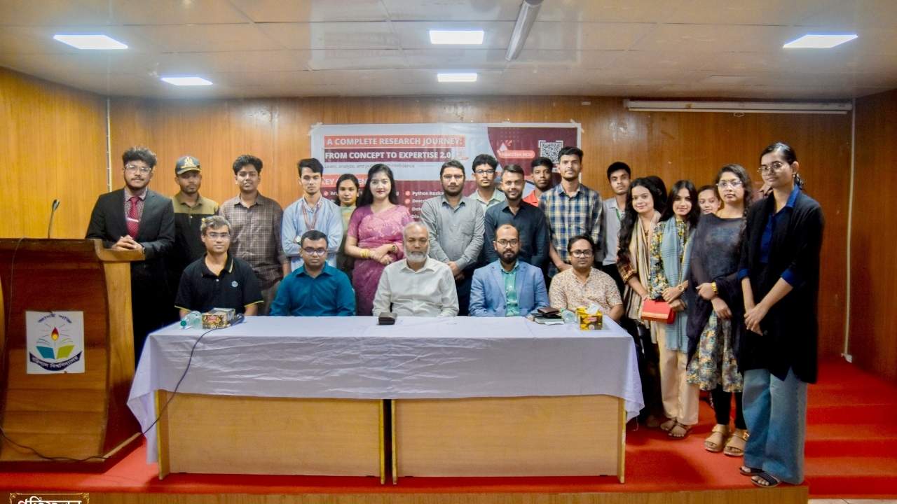 ববিতে চার মাসব্যাপী গবেষণা কোর্সের সমাপনী ও গ্র্যাজুয়েশন অনুষ্ঠিত