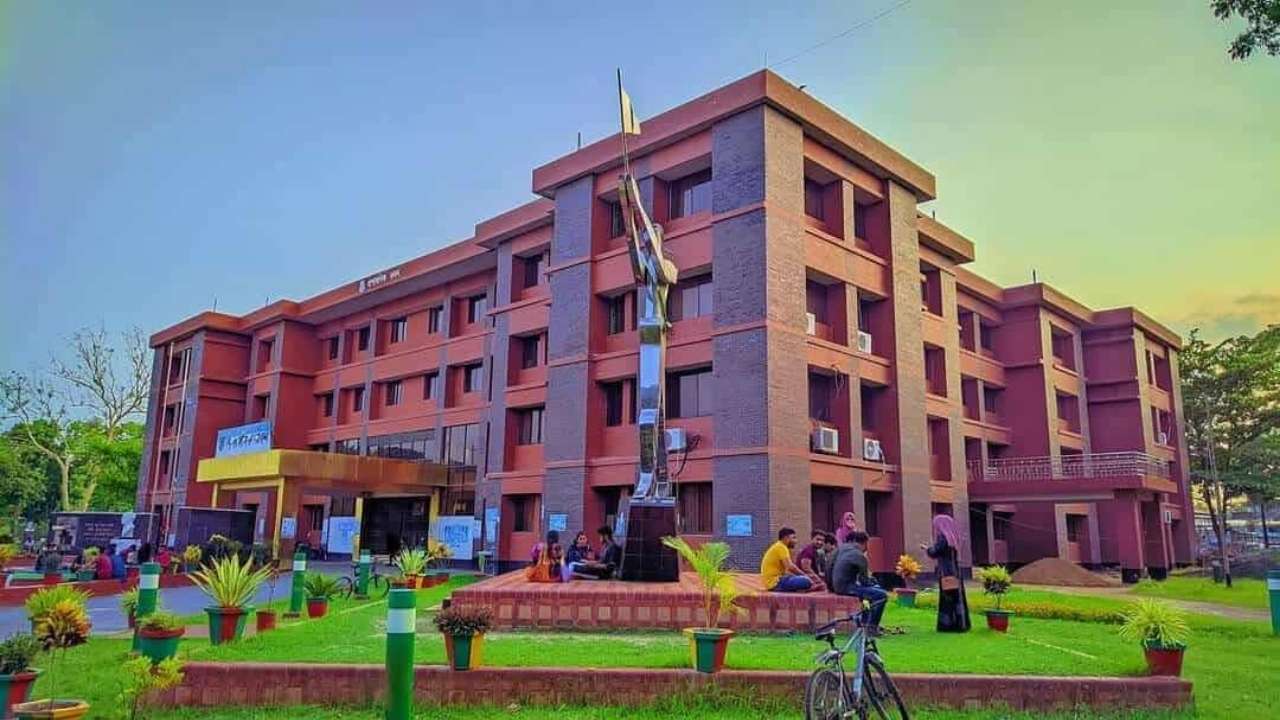 পবিপ্রবির নতুন উদ্যোগ, পরিবহন সংকট কাটাতে আসছে বিআরটিসির বাস