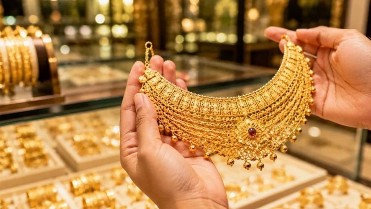 তিন দফা বাড়ার পর কমল স্বর্ণের দাম