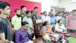 জামালগঞ্জে অতিরিক্ত টোল আদায়ের প্রতিবাদে নৌযান শ্রমিক-ব্যবসায়ীদের মতবিনিময়।