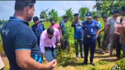 নড়াইলে তিলক্ষেত থেকে অজ্ঞাত কঙ্কাল ও নারীর পোশাক উদ্ধার
