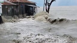 লঘুচাপের প্রভাবে নোয়াখালীতে বৃষ্টি, হাতিয়ার নিম্নাঞ্চল প্লাবিত