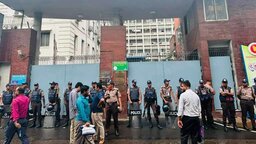 সচিবালয়ের সামনে অতিরিক্ত পুলিশ মোতায়েন