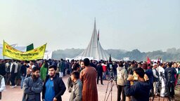 বিজয় দিবসে শহীদদের স্মরণে জাতীয় স্মৃতিসৌধে মানুষের ঢল