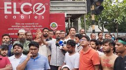 জগন্নাথ বিশ্ববিদ্যালয় শাটডাউন ঘোষণা, কাকরাইলে রাস্তায় শিক্ষার্থীরা