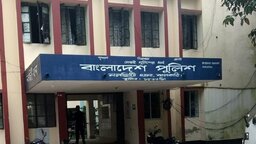 নলছিটিতে হত্যা মামলার আসামি ছিনতাই, ১ এসআই আহত