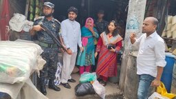 রাজাপুরে অবৈধ পলিথিন জব্দ, দুই ব্যবসায়ীকে ৬ হাজার টাকা জরিমানা