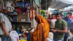 ঝালকাঠিতে ভোক্তা অধিকারের অভিযান: ৫ দোকানকে ১৮ হাজার টাকা জরিমানা