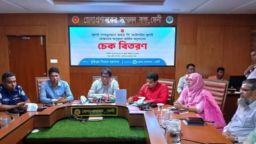 ফেনীতে জুলাই গণঅভ্যুত্থানে আহত সি ক্যাটাগরির যোদ্ধাদের আর্থিক অনুদানের চেক বিতরণ