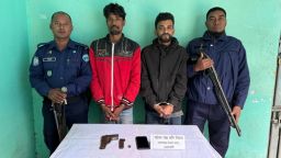 নোয়াখালীতে আবাসিক হোটেল থেকে বিদেশি পিস্তল-গুলিসহ গ্রেপ্তার ২