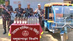 সীমান্তে বিজিবির অভিযানে ৫০ বোতল ভারতীয় আইকনিক হোয়াইট ও আইস ভদকা মদসহ ইজিবাইক জব্দ