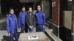 বোয়ালমারীতে যৌথ বাহিনীর অভিযানে বিদেশি পিস্তলসহ আটক ১