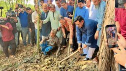 হাটহাজারীতে ঐতিহ্যবাহী মিঠা ছড়া খাল খনন কাজের উদ্বোধন করলেন পার্বত্য প্রতিমন্ত্রী
