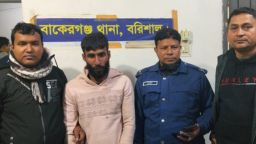 বাকেরগঞ্জে ধর্ষণের পর হত্যা মামলার যাবজ্জীবন সাজাপ্রাপ্ত পলাতক আসামি গ্রেপ্তার