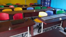 বন্ধ ল্যাবে নষ্ট হচ্ছে লাখ টাকার ল্যাপটপ