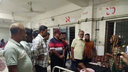সাতক্ষীরায় ধর্ষিতা শিশুর পাশে বিএনপি নেতা আব্দুর রউফ চিকিৎসার দায়িত্ব গ্রহণ ও নগদ অর্থ সহায়তা