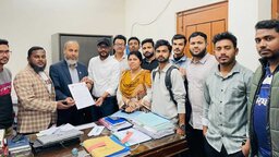 বিসিএস পরীক্ষার্থীদের যাতায়াতে চারটি বাস বরাদ্দের দাবি বাকৃবি ছাত্রদলের