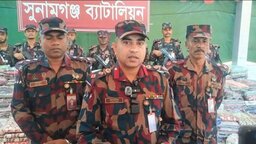 সুনামগঞ্জে ইঞ্জিন চালিত নৌকাসহ বিপুল পরিমাণ ভারতীয় পণ্য আটক