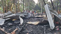 কোটালীপাড়ায় অগ্নিকাণ্ডে মহিলা মাদ্রাসা পুড়ে ছাই