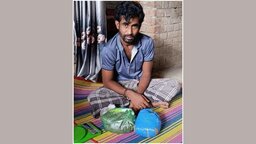 ঝিনাইদহে ১ কেজি গাঁজাসহ মাদক ব্যবসায়ী গ্রেপ্তার