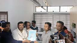 ফেনী-২ আসনে এবি পার্টির চেয়ারম্যান মজিবুর রহমান মঞ্জুর মনোনয়নপত্র সংগ্রহ