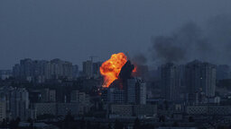 শক্তিশালী বিস্ফোরণে কেঁপে উঠলো কিয়েভ