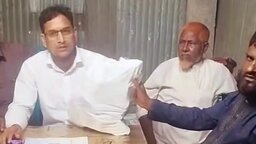বকশীগঞ্জে বিতর্কের মুখে ৪ হাজার ভিজিএফ কার্ড ফেরত দিলেন বিএনপির নেতারা