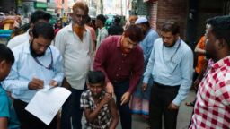 সিলেট মহানগরীর ছিন্নমূল ও খেটে খাওয়া দরিদ্র পথশিশুদের টাইফয়েডের টিকা কর্যক্রম চলছে