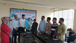 কর্ণফুলীতে ডেঙ্গু পরীক্ষার কীট ও মশক নিধন সামগ্রী বিতরণ