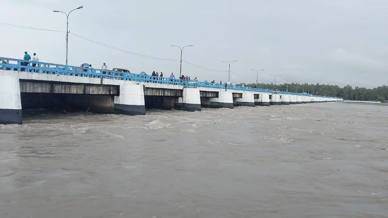 তিস্তার পানি বিপৎসীমা ছুঁই ছুঁই, নিম্নাঞ্চল প্লাবিত হওয়ার শঙ্কা