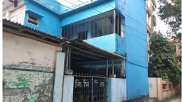 ঠাকুরগাঁও কেমিস্টস্ এন্ড ড্রাগিস্টস্ সমিতির অচলাবস্থা আগাছা ও ময়লার ময়লার স্তূপ অফিসে