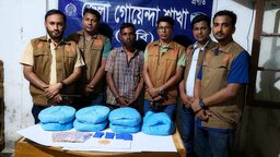 নোয়াখালীতে ইয়াবা, গাঁজা ও নগদ টাকাসহ মাদক কারবারি গ্রেপ্তার