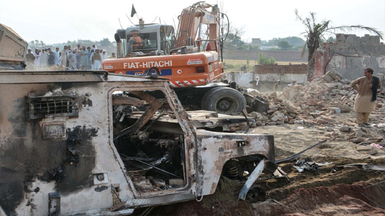 পাকিস্তানে চেকপোস্টে আত্মঘাতী হামলা, ১২ পুলিশ সদস্য নিহত