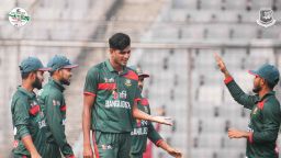 পাকিস্তানকে উড়িয়ে দিয়ে সিরিজে দাপুটে শুরু বাংলাদেশের