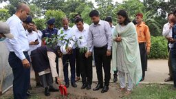 গোপালগঞ্জে ডিসি পার্ক নির্মাণ কাজের শুভ উদ্বোধন করলেন জেলা প্রশাসক