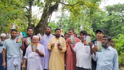 রাজাপুরে তারেক রহমানের ৩১ দফা কর্মসূচির লিফলেট বিতরণ
