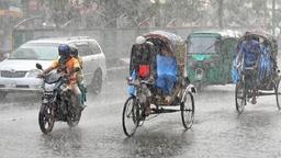 দুপুরের মধ্যে ৯ অঞ্চলে বজ্রবৃষ্টির আভাস