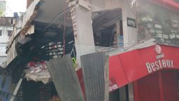 ফরিদপুরে হঠাৎ ভবন ধস, আতঙ্কে এলাকাবাসী