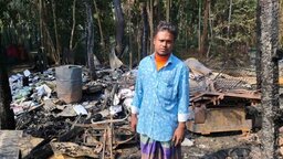 লালমোহনে ভাঙারি গুদামে অগ্নিকাণ্ড, ৭ লাখ টাকার মালামাল পুড়ে ছাই