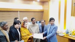 ফরিদপুর-৩ সদর আসনে বিএনপির মনোনয়নপত্র জমা দিলেন নায়াব ইউসুফ আহমেদ