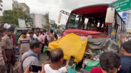 কর্ণফুলীর মইজ্জ্যারটেক মোড়ে বাসের ধাক্কায় সিএনজি চালক নিহত, আহত ১