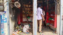 ঝালকাঠি বড় বাজারে ভয়াবহ অগ্নিকাণ্ডে মুদির দোকান পুড়ে ছাই