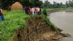 বাঙালি নদী ভাঙনের কবলে ৫ গ্রাম,  ১২০ বিঘা ফসলি জমি নদীগর্ভে বিলীন
