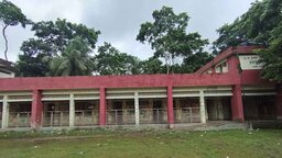 চিকিৎসার ছুটি নিয়ে বিদেশে শিক্ষিকা, দুই শিক্ষকেই চলছে বিদ্যালয়